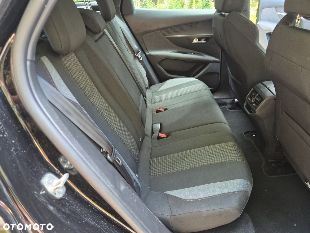 Peugeot 3008 BlueHDi 130 Stop & Start EAT8 Allure Business-Paket - 29