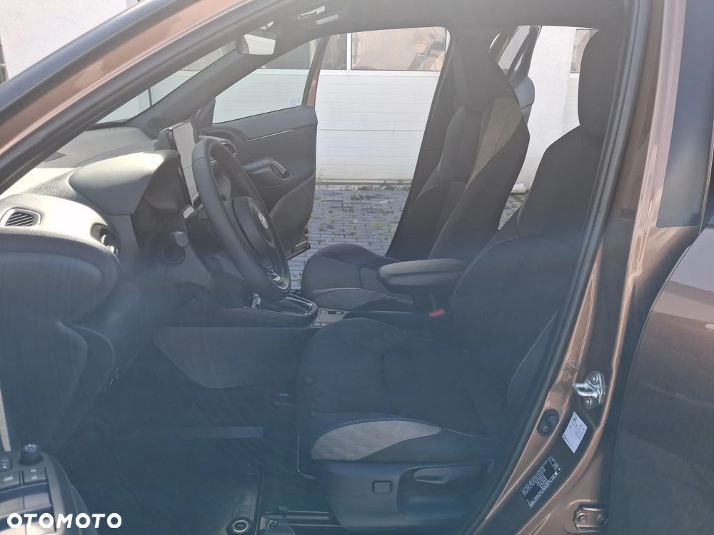 Toyota Yaris Cross - 15