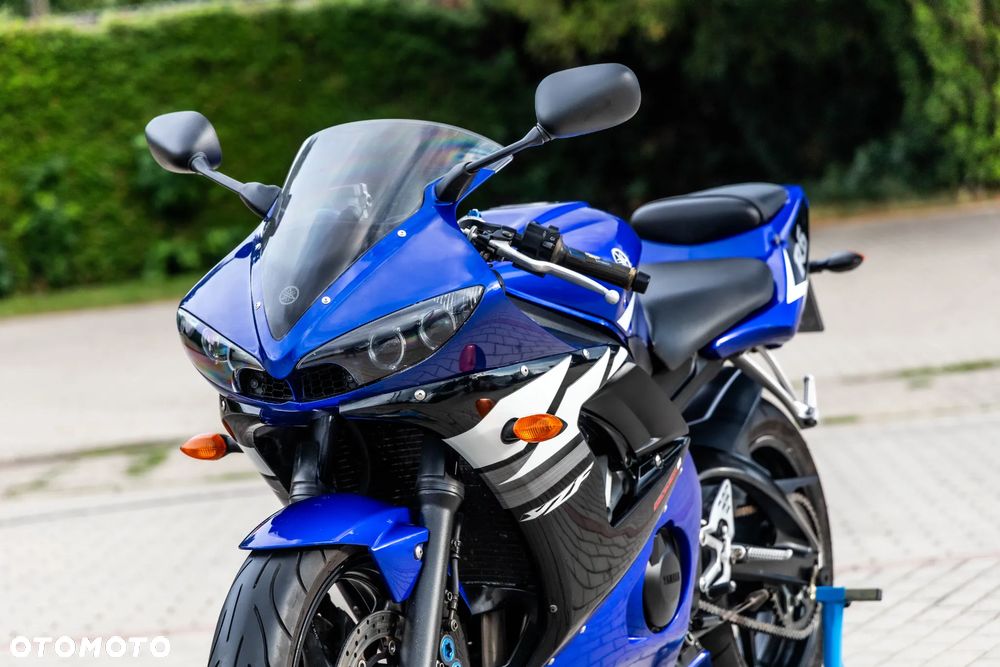 Yamaha R6 - 1