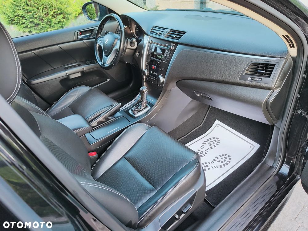 Suzuki Kizashi 2.4 4x4 CVT Sport - 32