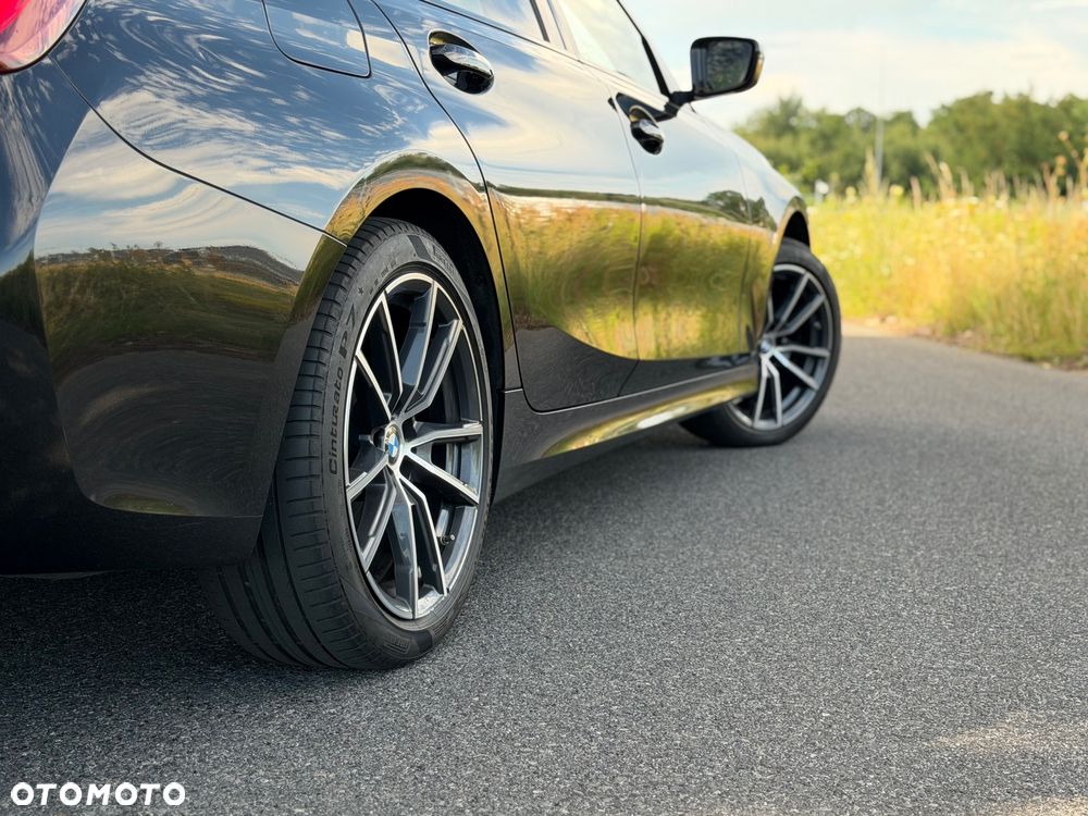 BMW Seria 3 320d Sport Line Shadow - 13