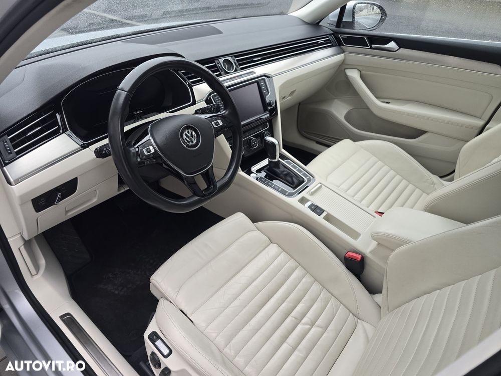 Volkswagen Passat 2.0 TDI SCR 4Motion DSG Elegance - 14