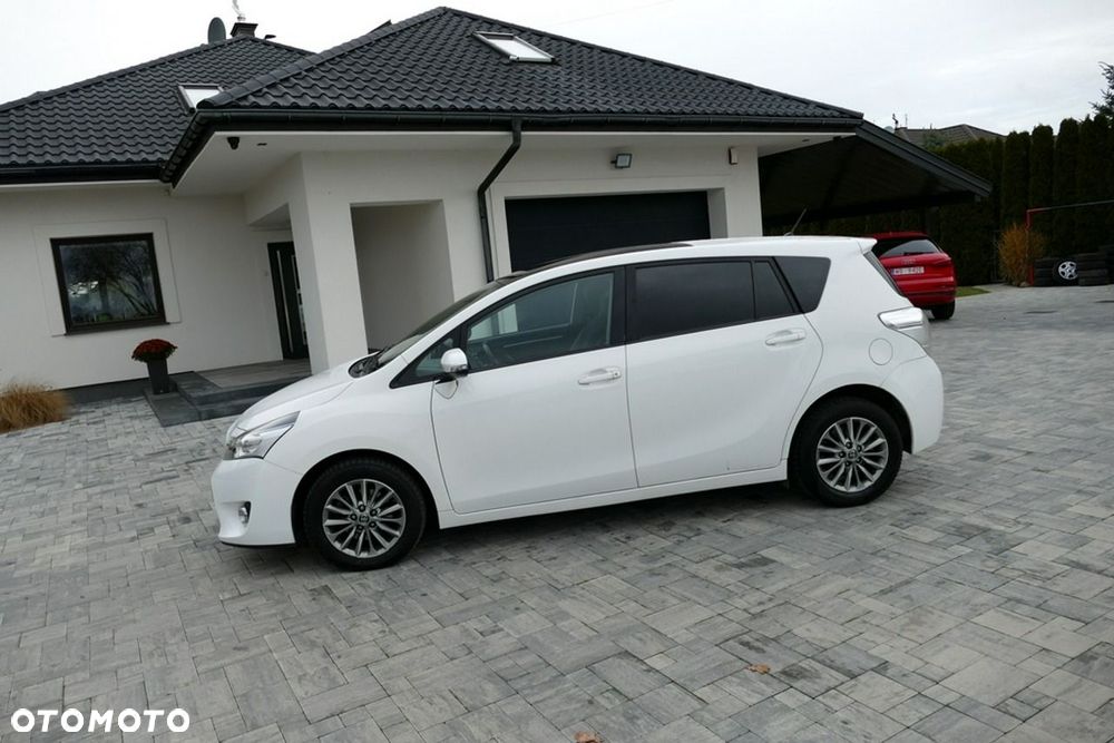 Toyota Verso 1.6 D-4D Premium - 10