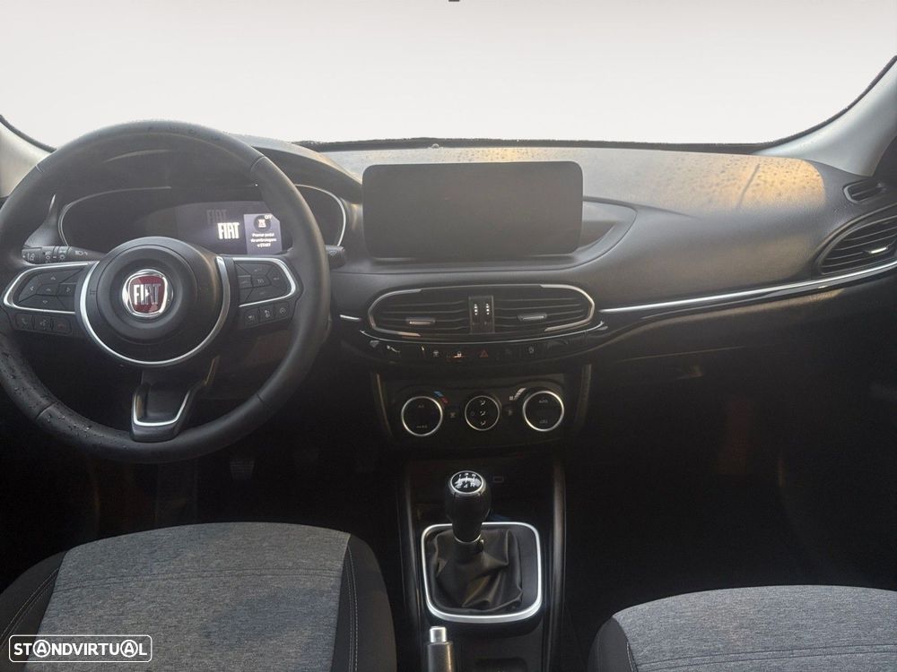 Fiat Tipo Cross 1.0 GSE T3 — fotografia 10