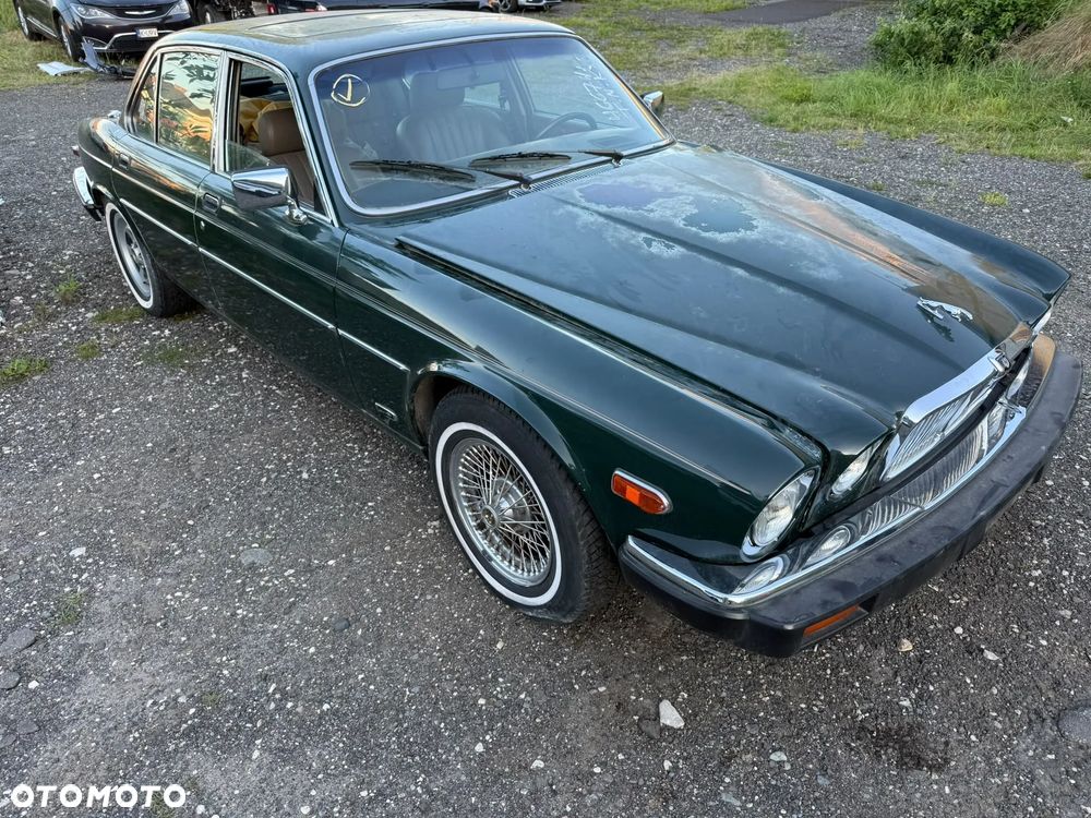 Jaguar XJ - 11