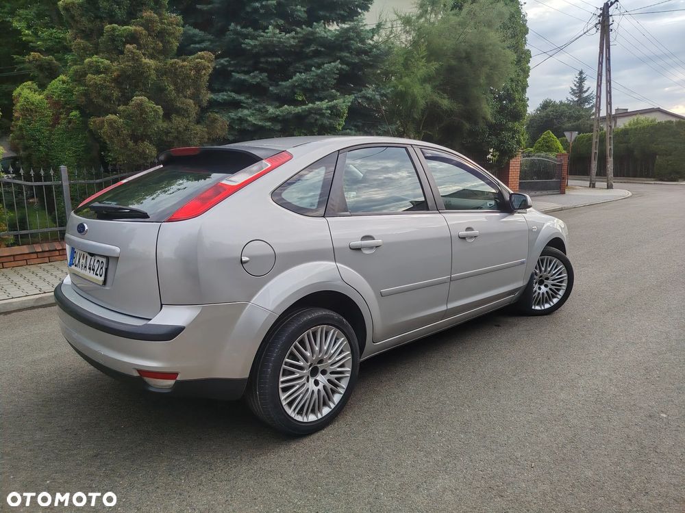 Ford Focus 1.6 16V Sport - 1