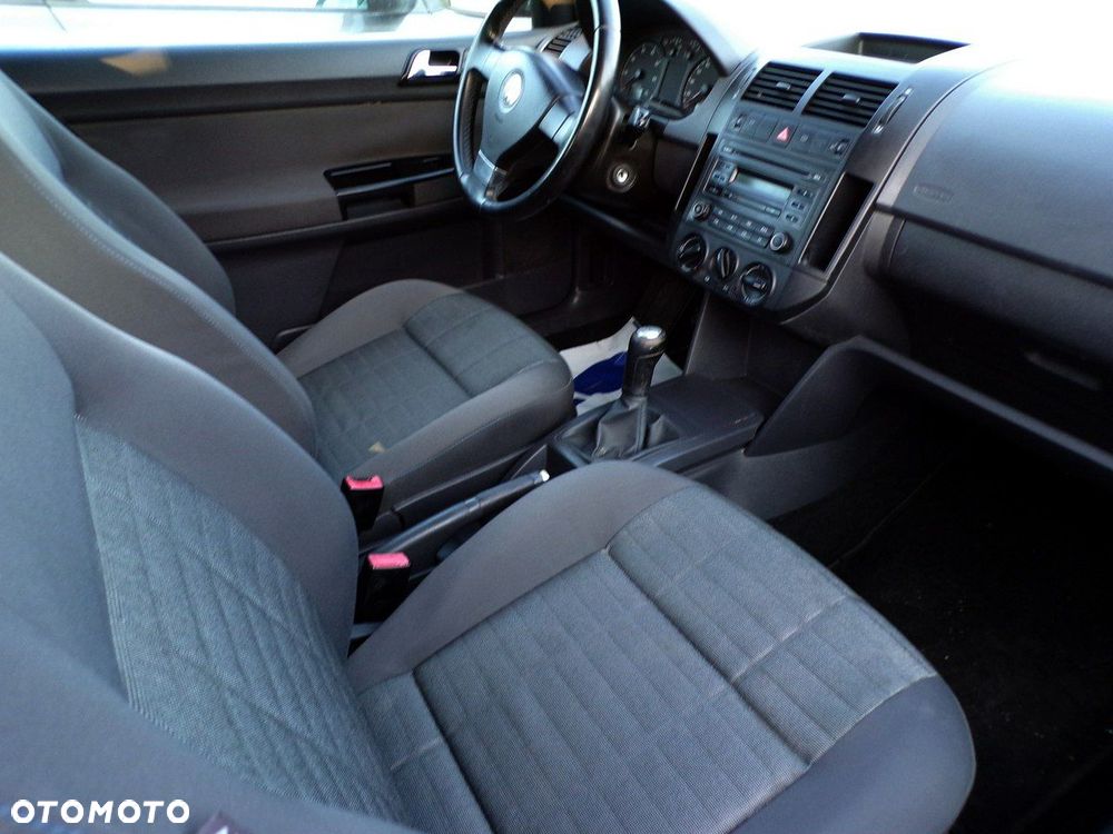 Volkswagen Polo 1.4 16V Comfortline - 20