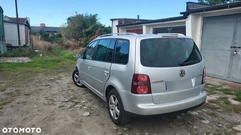 Volkswagen Touran 2.0 TDI Highline DSG - 5