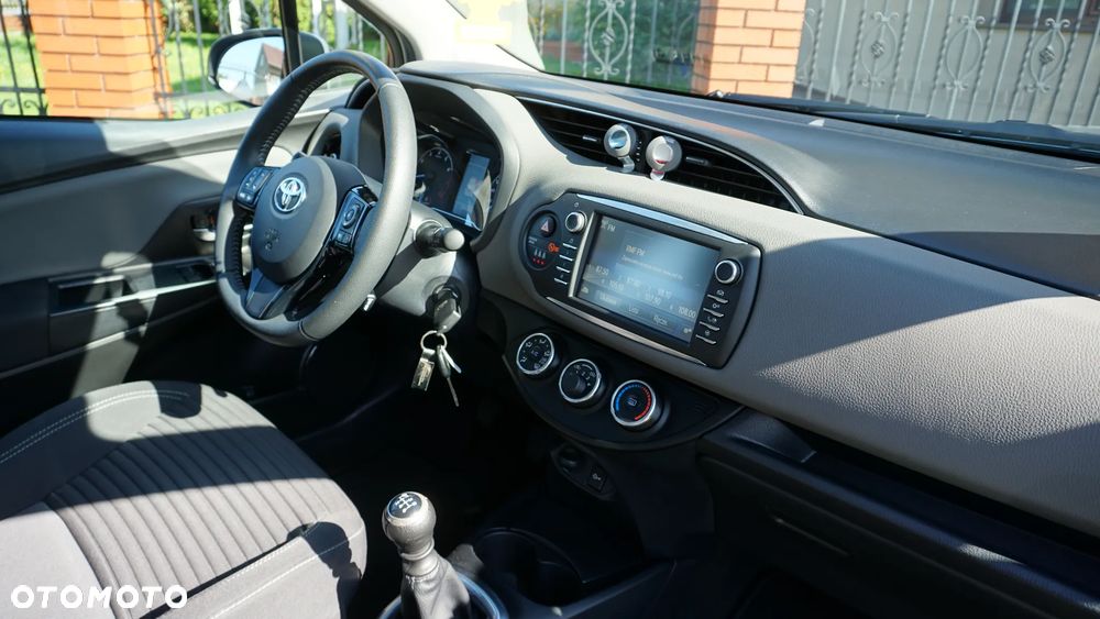 Toyota Yaris 1.5 Premium - 21