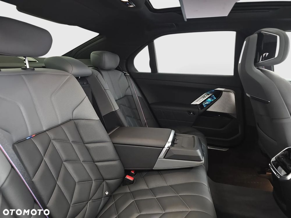 BMW Seria 7 - 33