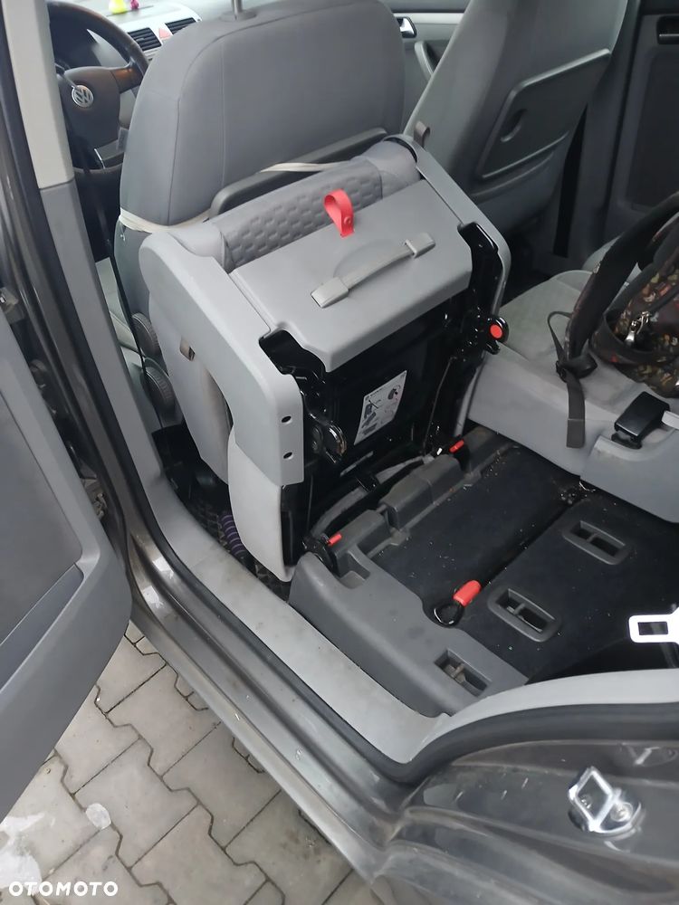 Volkswagen Touran 2.0 TDI Highline - 6