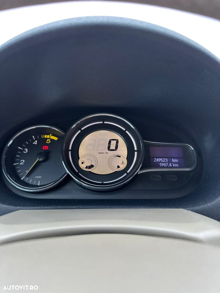 Renault Megane Sedan 1.9dCi Privilege - 12