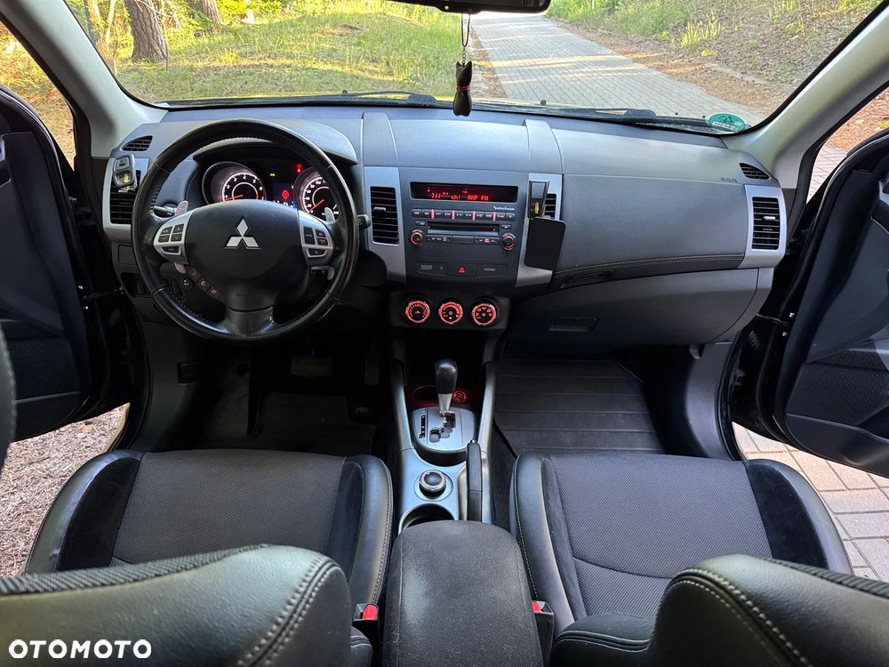 Mitsubishi Outlander 2.4 4WD CVT Intense - 24