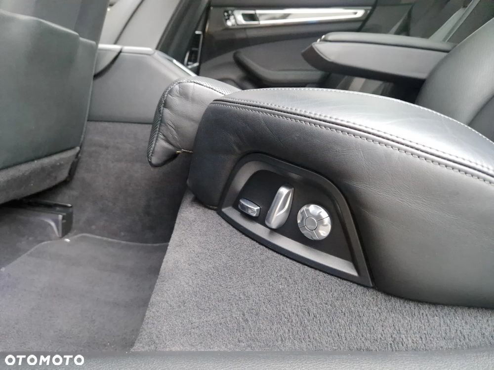 Porsche Panamera 4 - 29