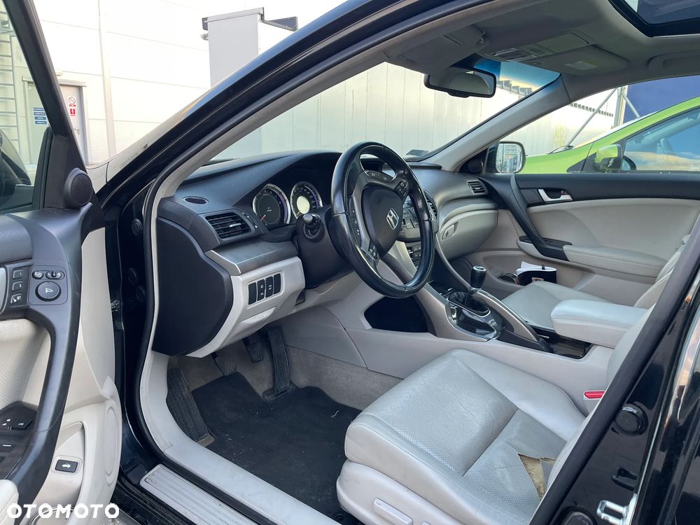 Honda Accord 2.0 Executive Nav - 3