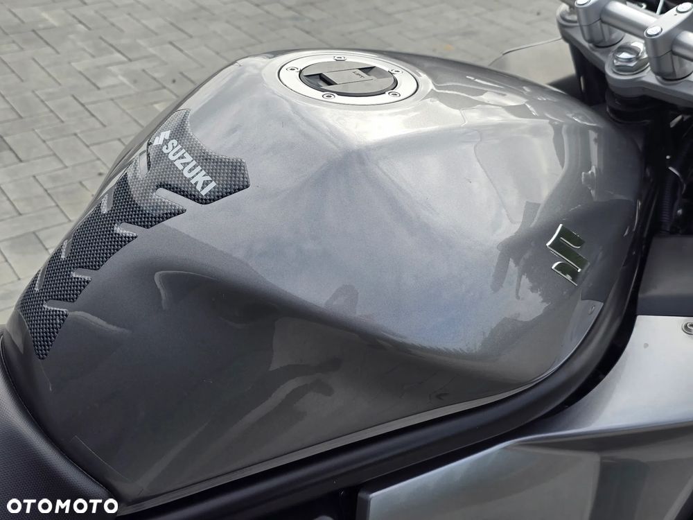 Suzuki GSX - 40