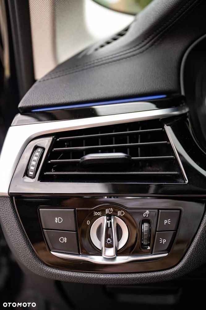BMW Seria 5 520d Luxury Line - 15