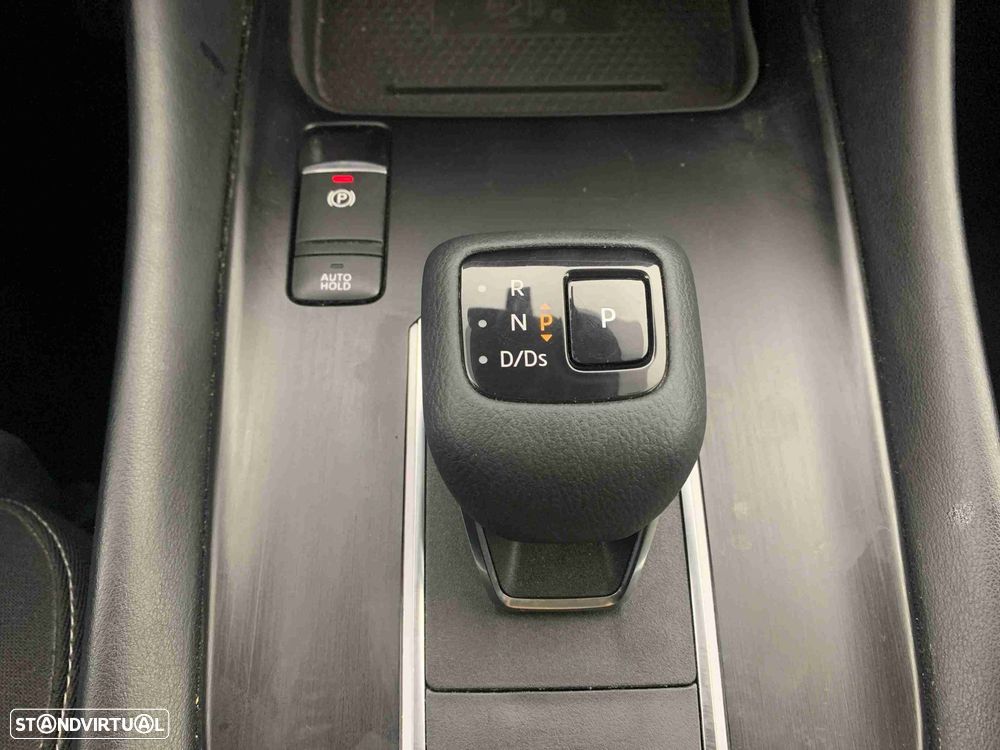 Nissan Qashqai 1.3 DIG-T N-Connecta LED Xtronic - 9