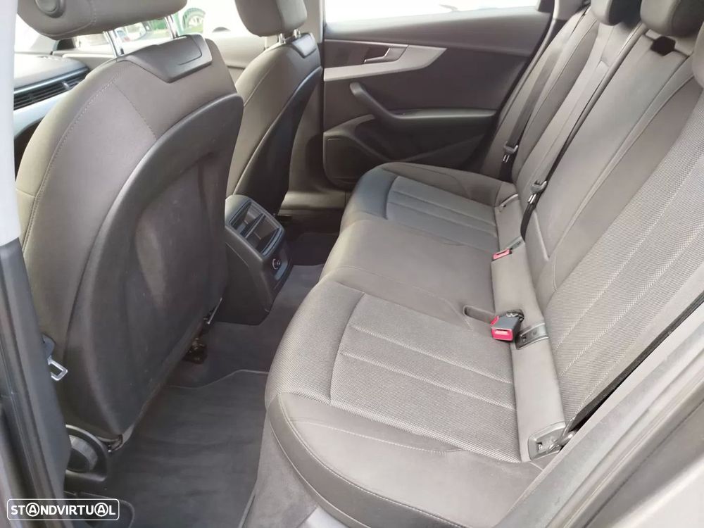 Audi A4 Avant 30 TDI Advanced S tronic - 11