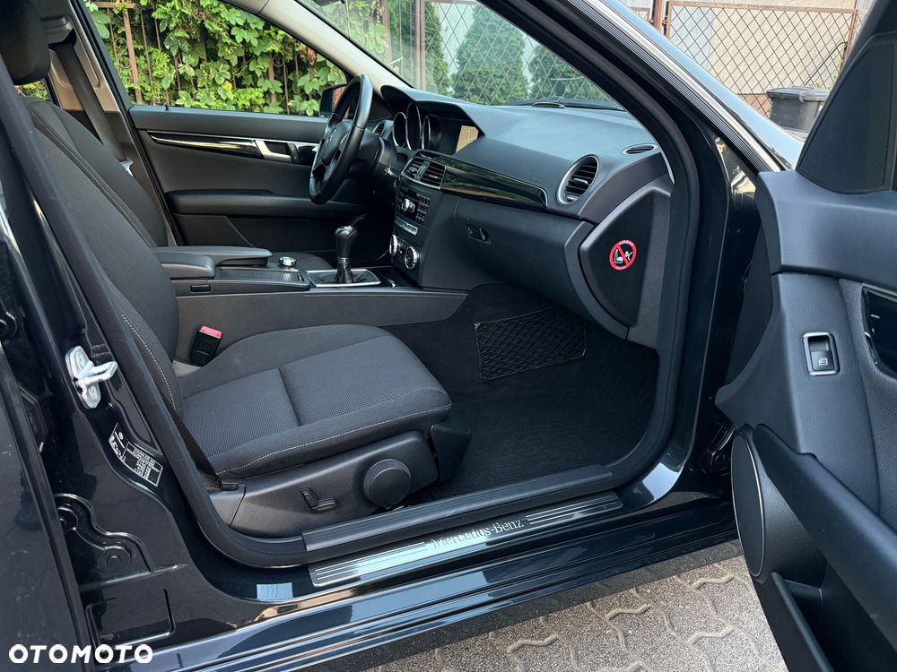 Mercedes-Benz Klasa C 200 (BlueEFFICIENCY) Elegance - 14
