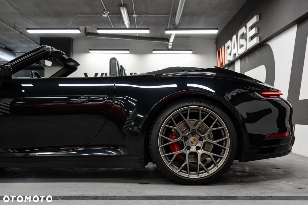 Porsche 911 Carrera 4S - 4