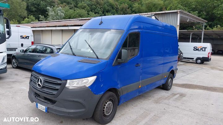 Mercedes-Benz Sprinter - 1