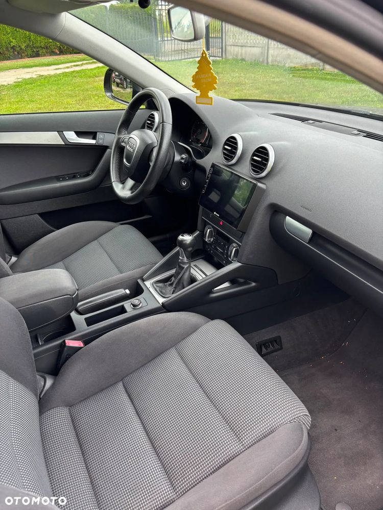 Audi A3 Sportback 1.6 TDI DPF Attraction - 16
