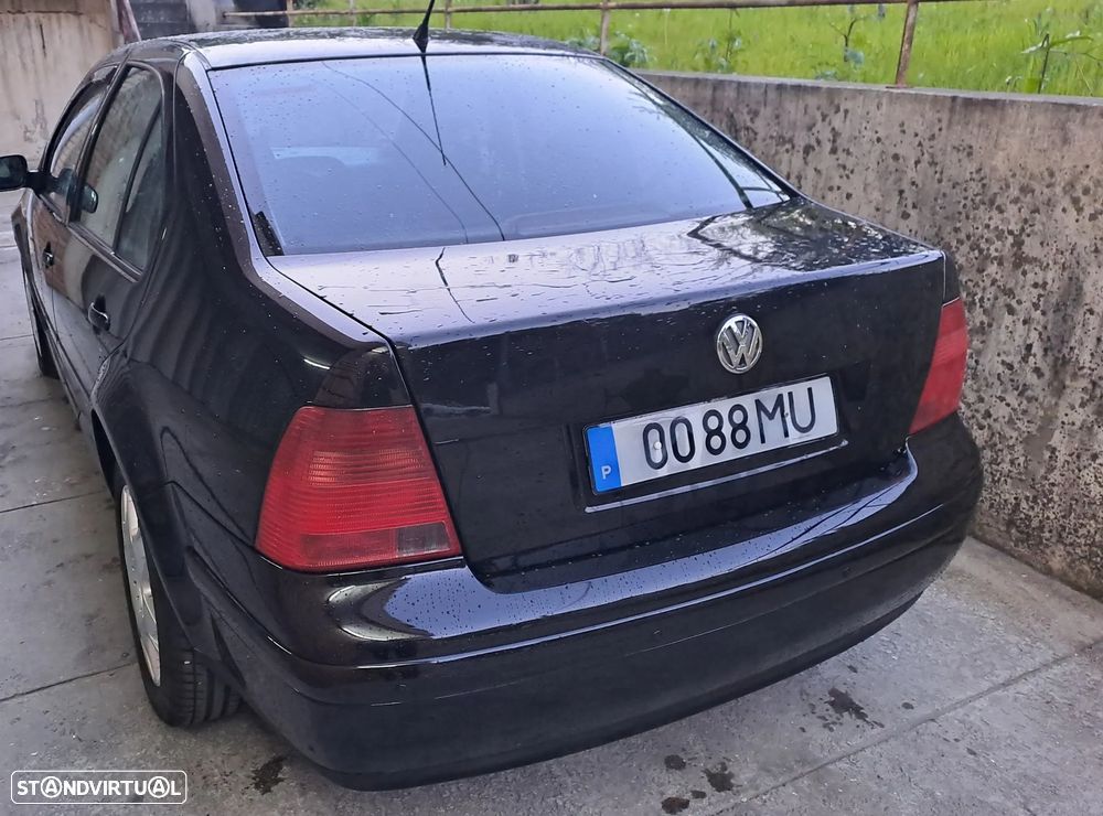 VW Bora 1.9 TDi Highline - 2