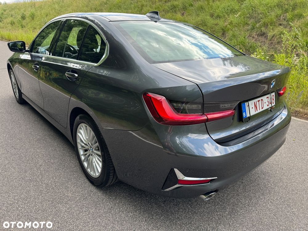 BMW Seria 3 318d Edition Luxury Line Purity - 13