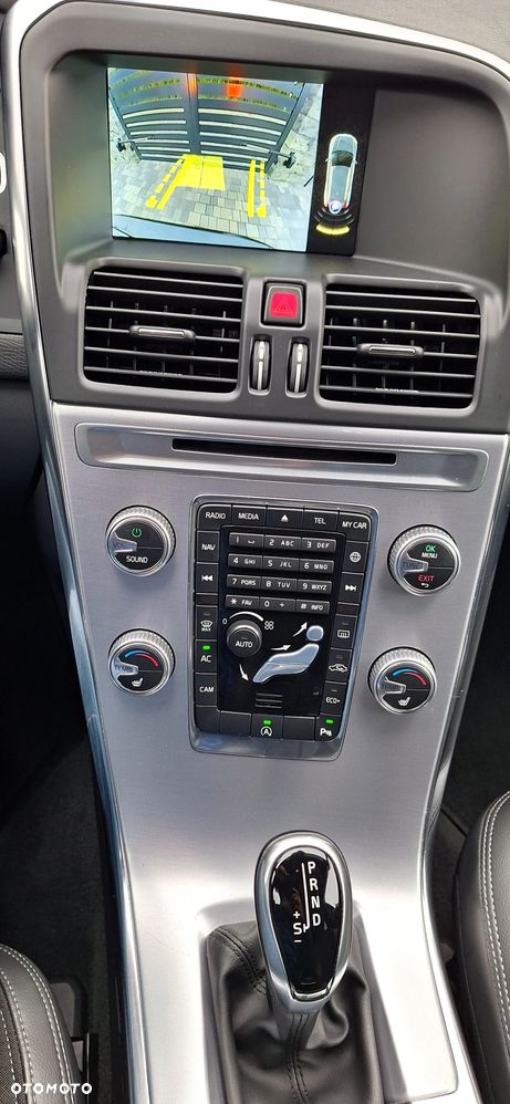 Volvo XC 60 D4 AWD Geartronic Momentum - 19