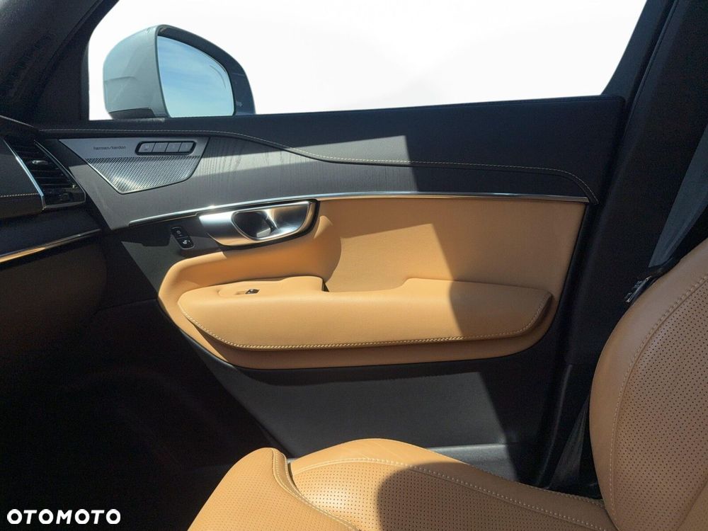 Volvo XC 90 - 32