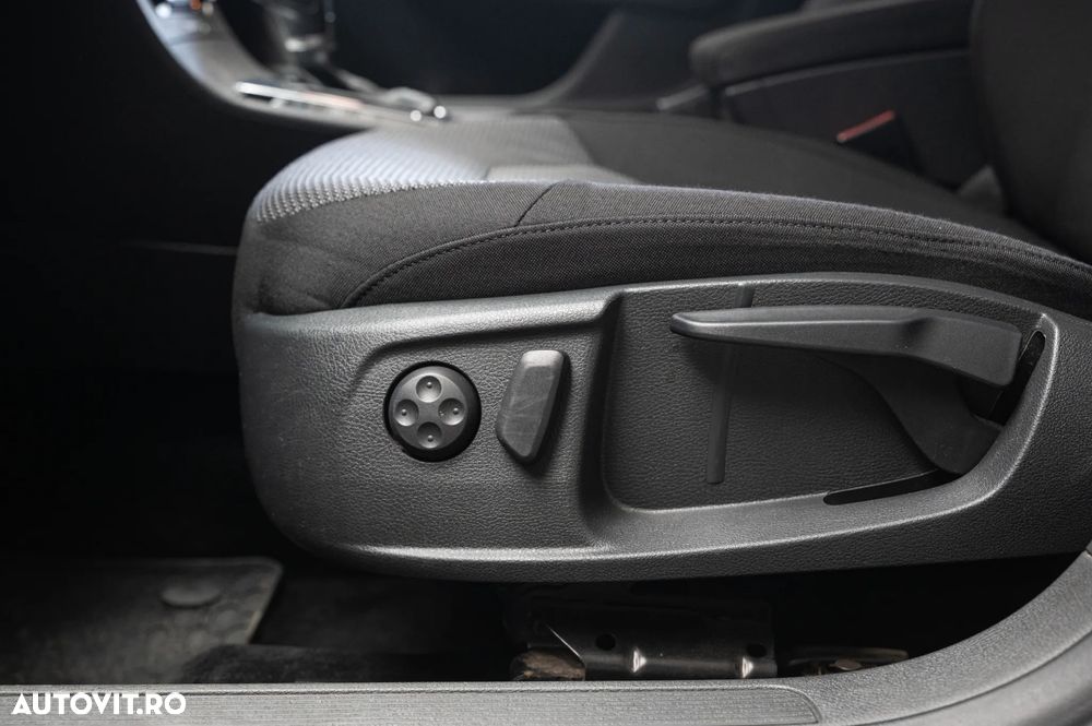 Volkswagen Passat 2.0 TDI DSG Comfortline - 31