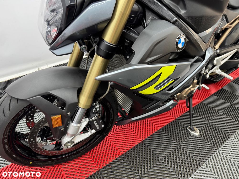 BMW S - 16