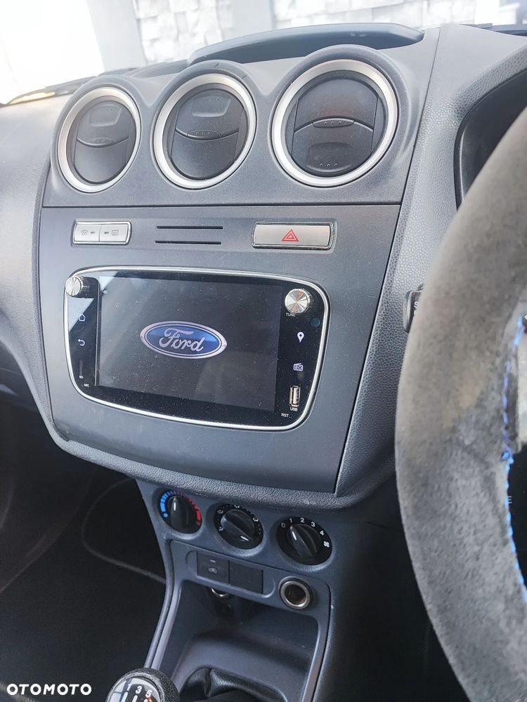 Ford Transit Connect 220 SWB Van - 8