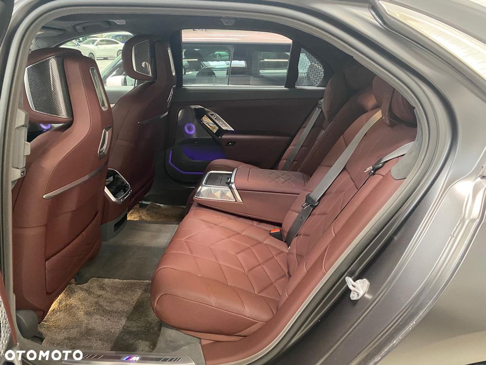 BMW Seria 7 740d xDrive mHEV Nero Lusso Edition sport - 12