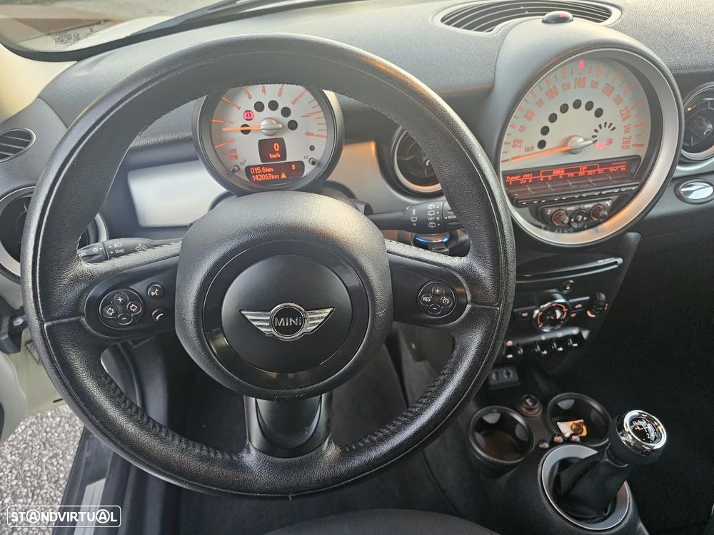 MINI 3 Portas One - 8