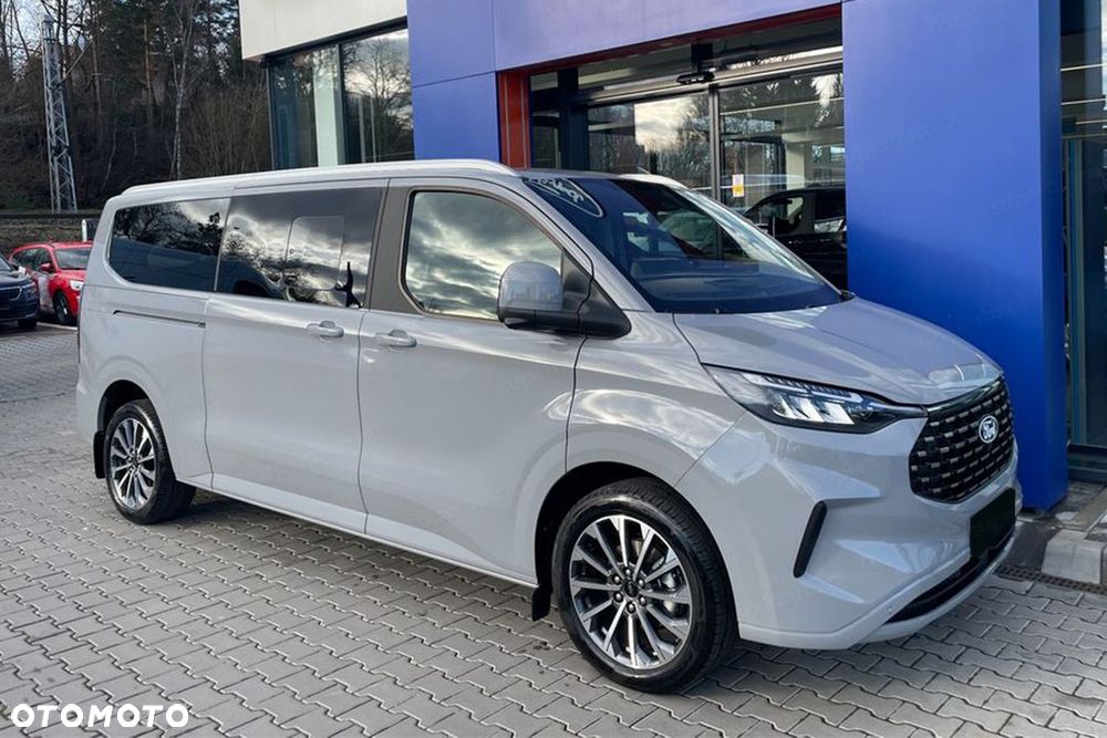 Ford Tourneo Custom - 2