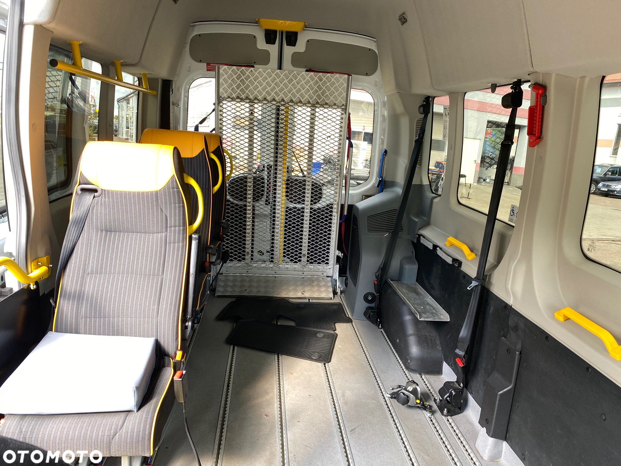 Ford Transit - 11