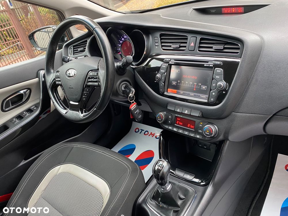 Kia Ceed 1.6 GDI Dream Team Edition - 36