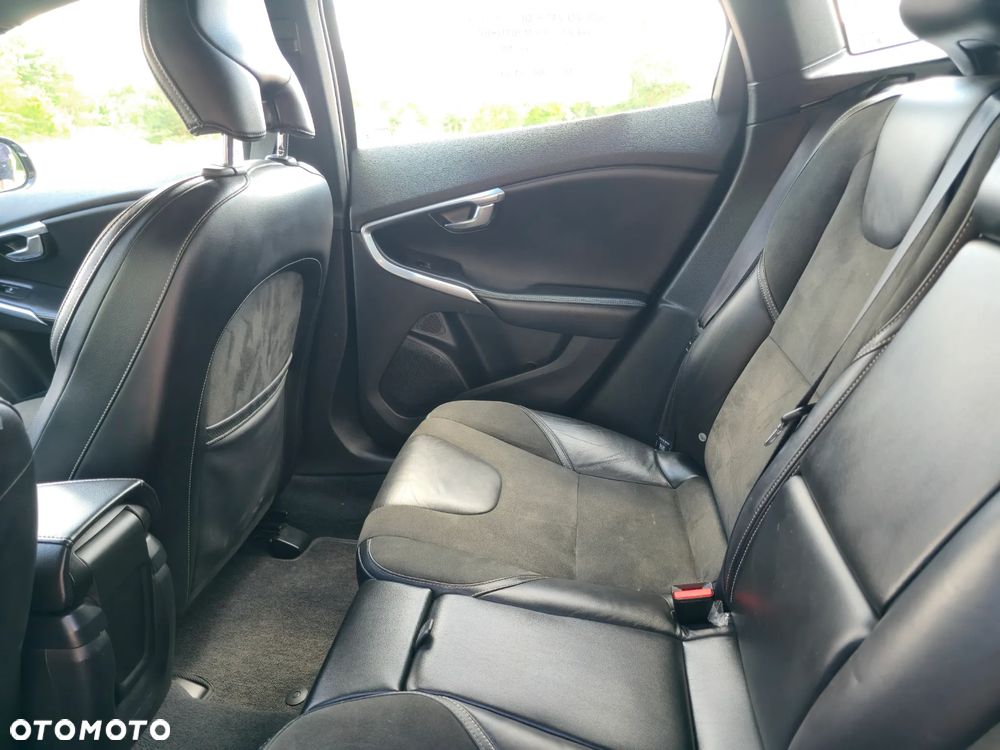 Volvo V40 D4 Drive-E R-Design Kinetic - 28