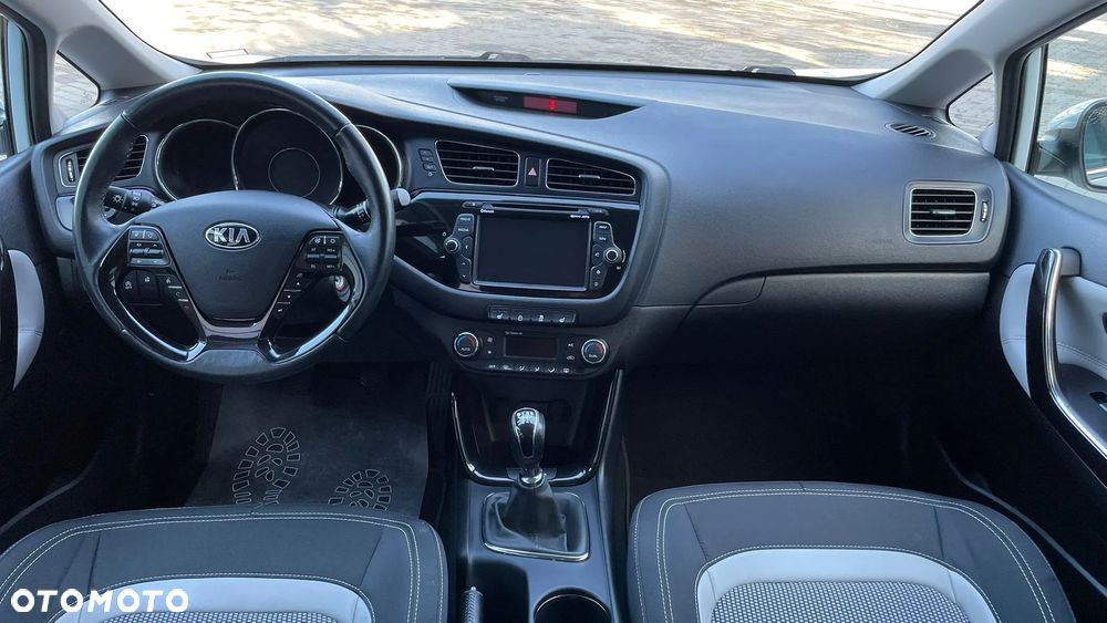 Kia Ceed - 9