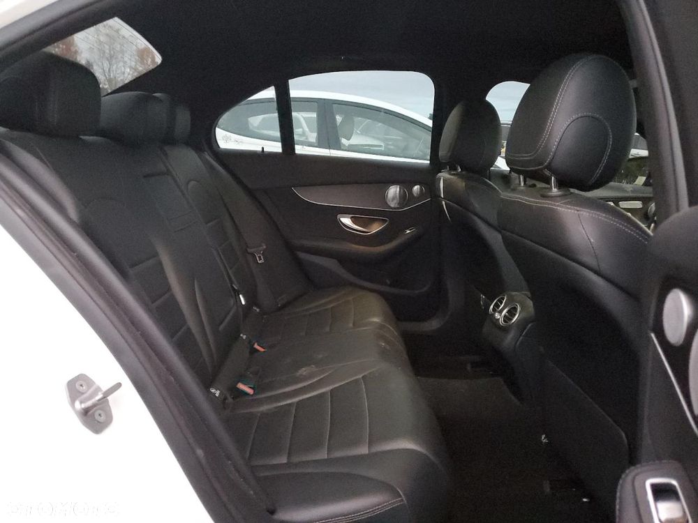 Mercedes-Benz Klasa C 300 9G-TRONIC Exclusive - 9