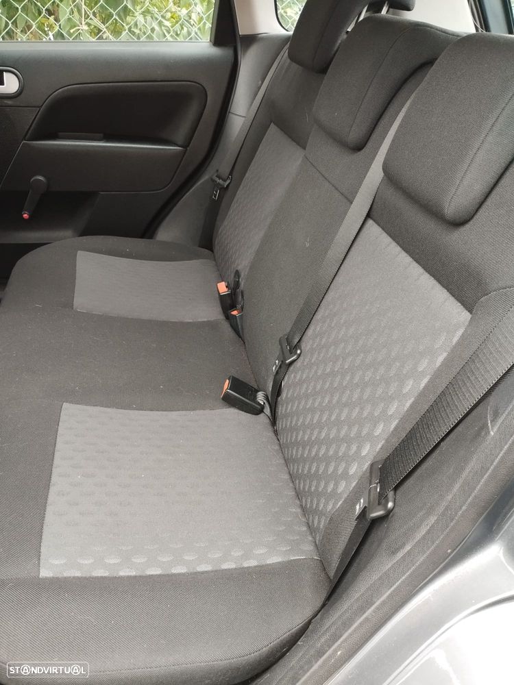 Ford Fiesta 1.25 Ghia - 5