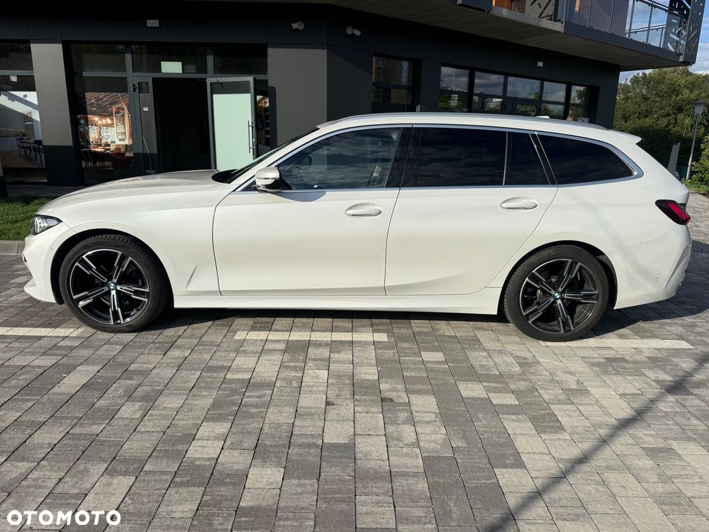 BMW Seria 3 320d xDrive Luxury Line sport - 12