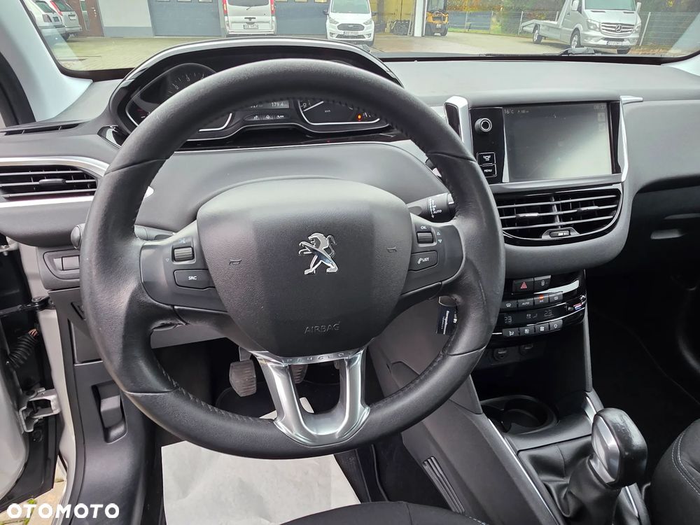 Peugeot 208 - 20