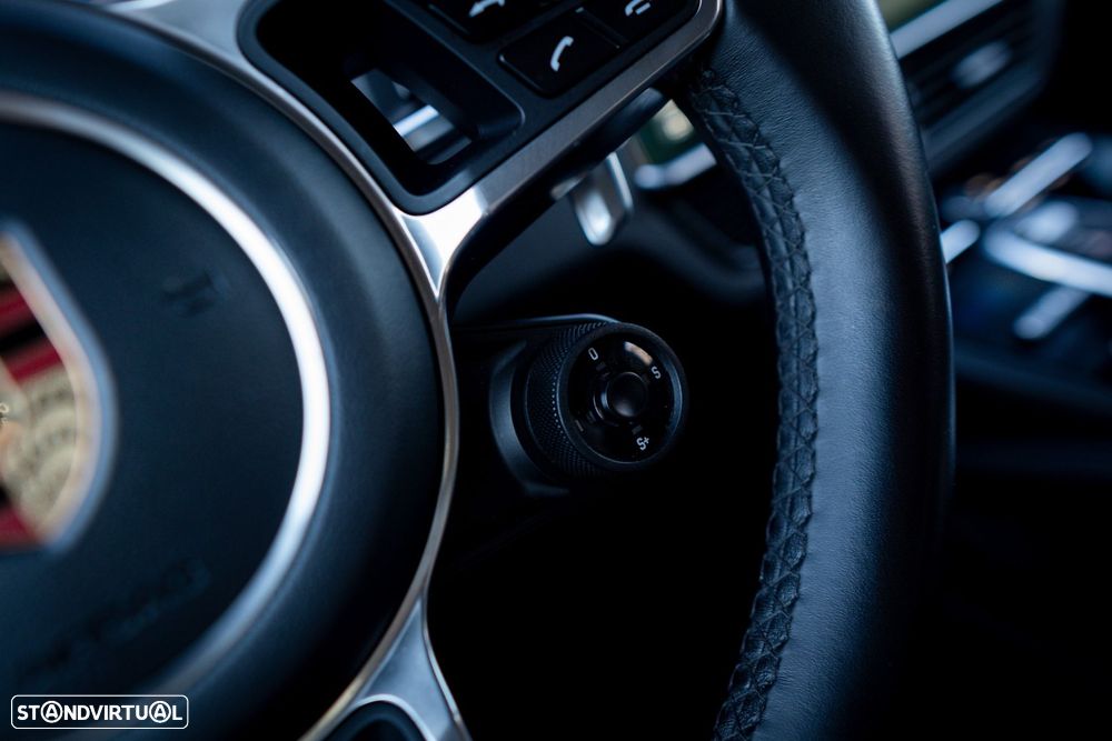 Porsche Cayenne Platinum Edition - 34