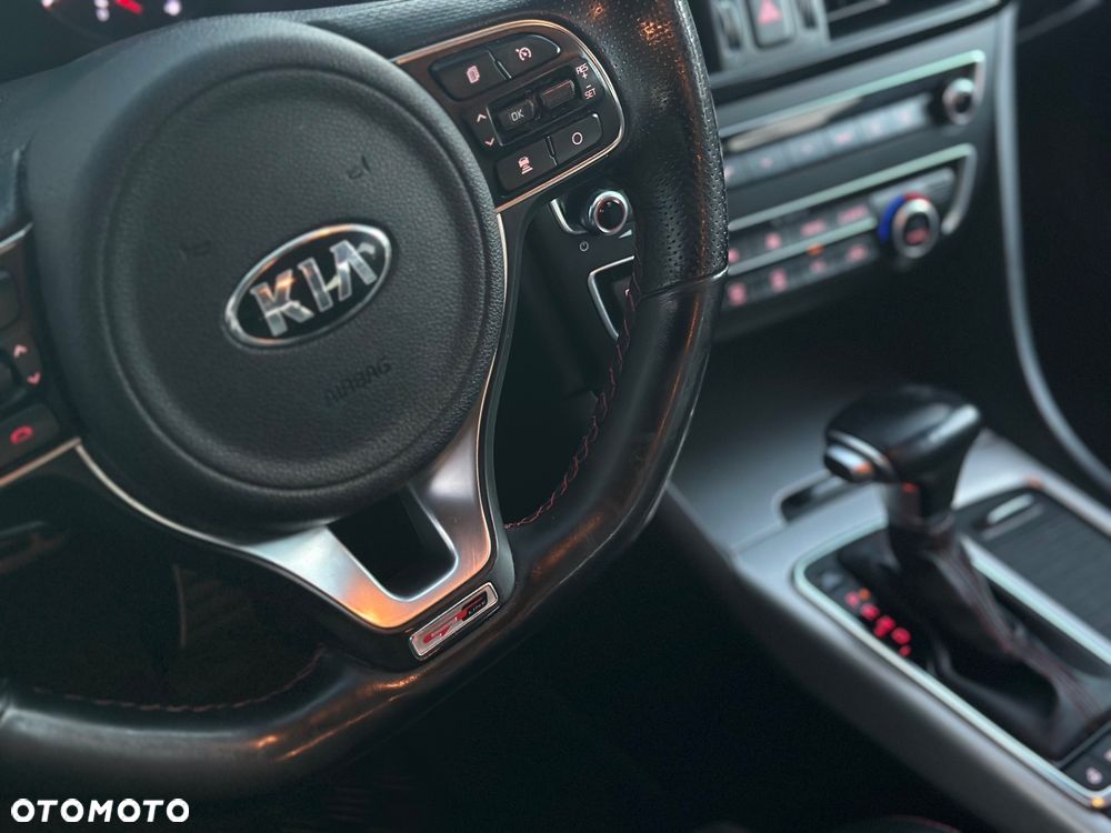 Kia Optima - 17