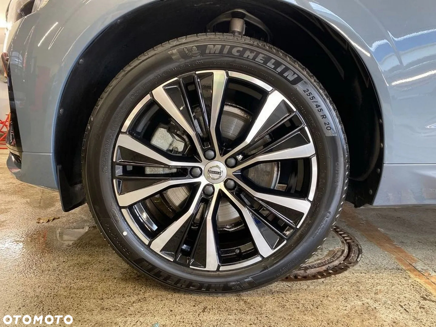 Volvo XC 60 B4 B Plus Dark - 31
