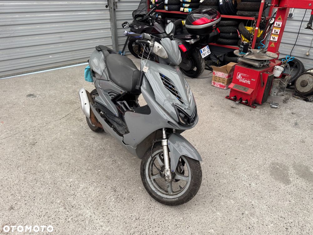 Yamaha Aerox - 1