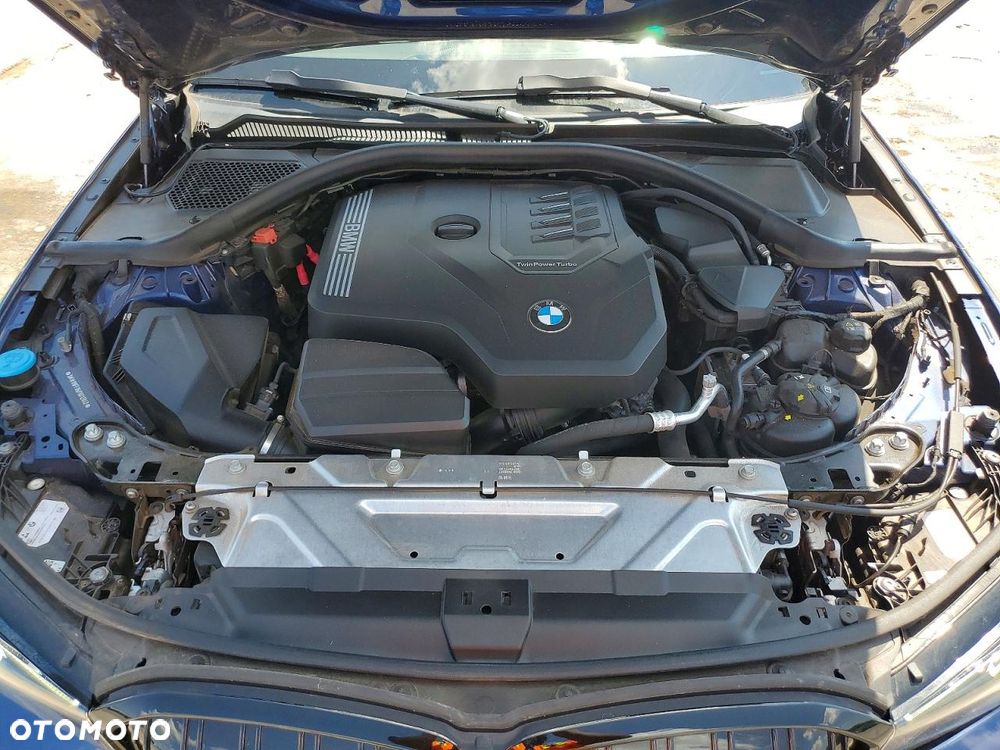 BMW Seria 3 330i xDrive Advantage sport - 11